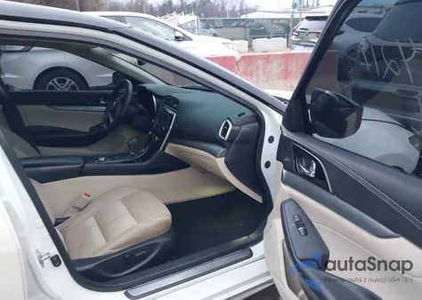 2016 Nissan Maxima 3.5 S z USA, uszkodzony, nr VIN 1N4AA6AP6GC405522